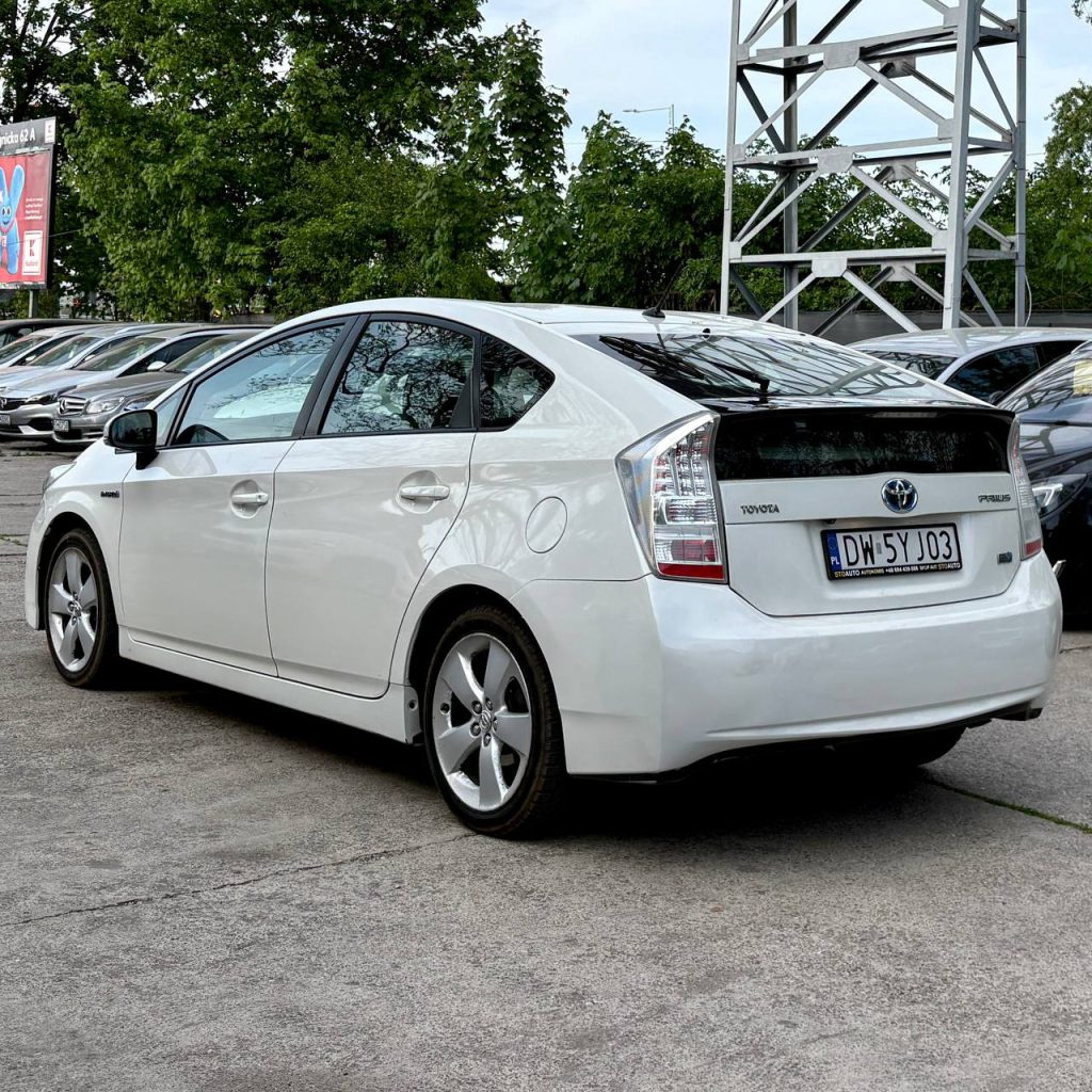 Toyota Prius 30