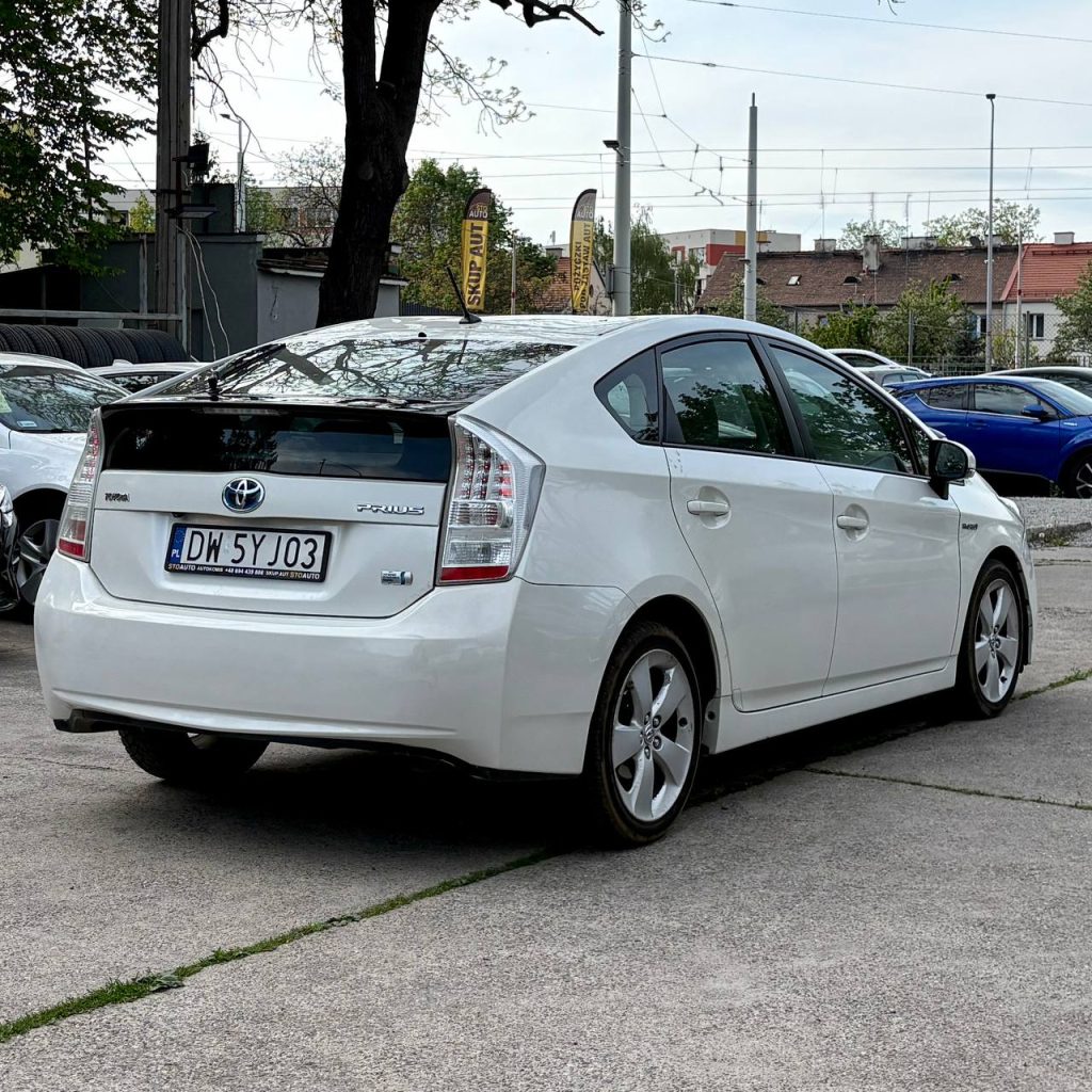 Toyota Prius 30