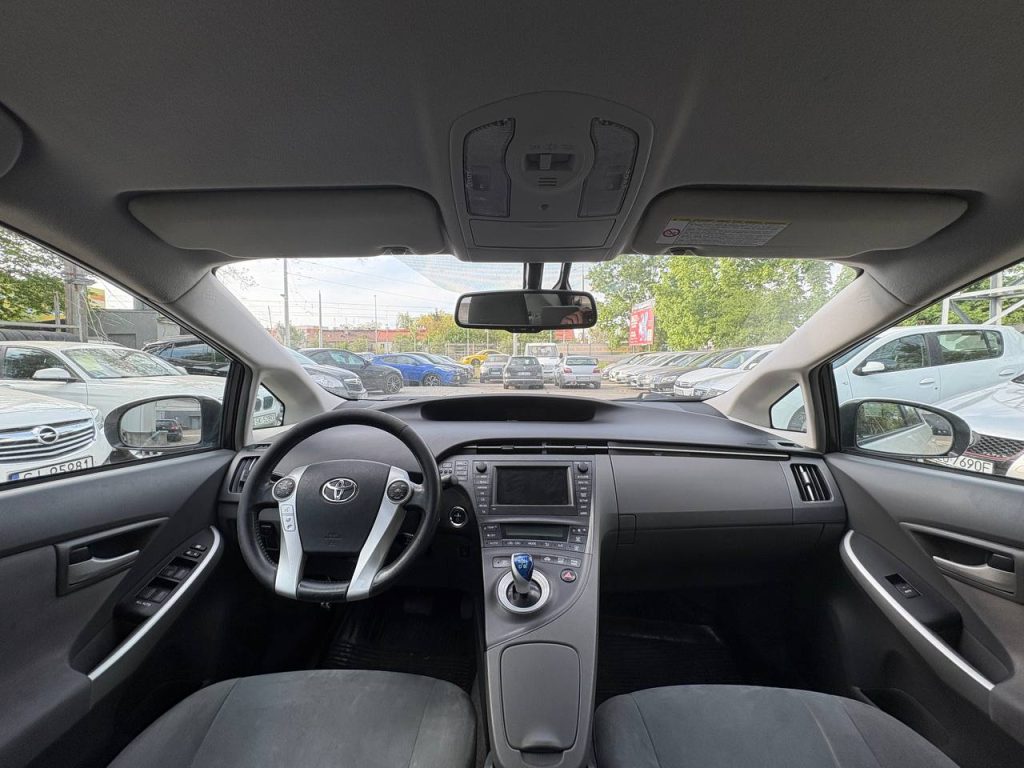 Toyota Prius 30
