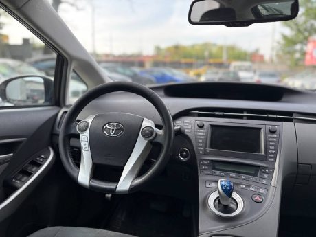 Toyota Prius 30