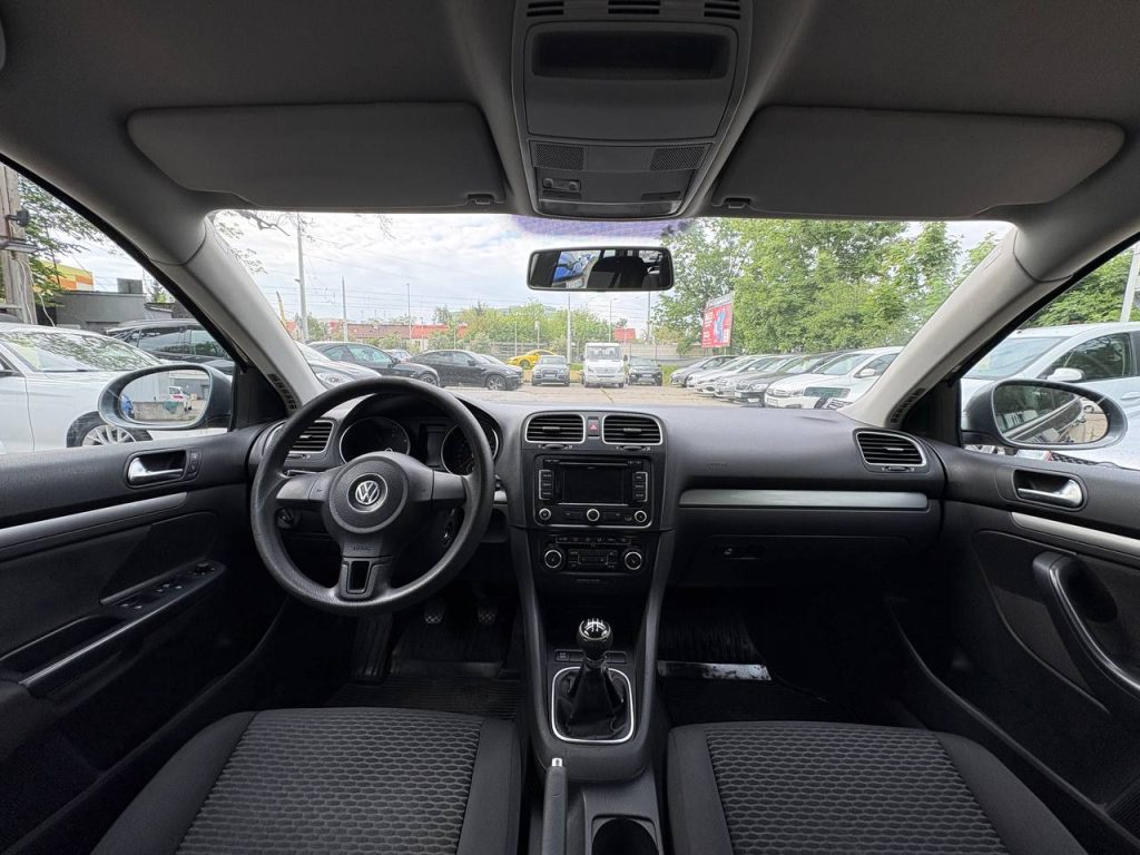 Volkswagen Golf VI