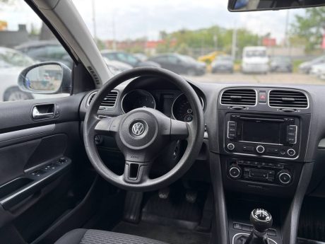 Volkswagen Golf VI