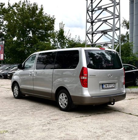 Hyundai H-1 II