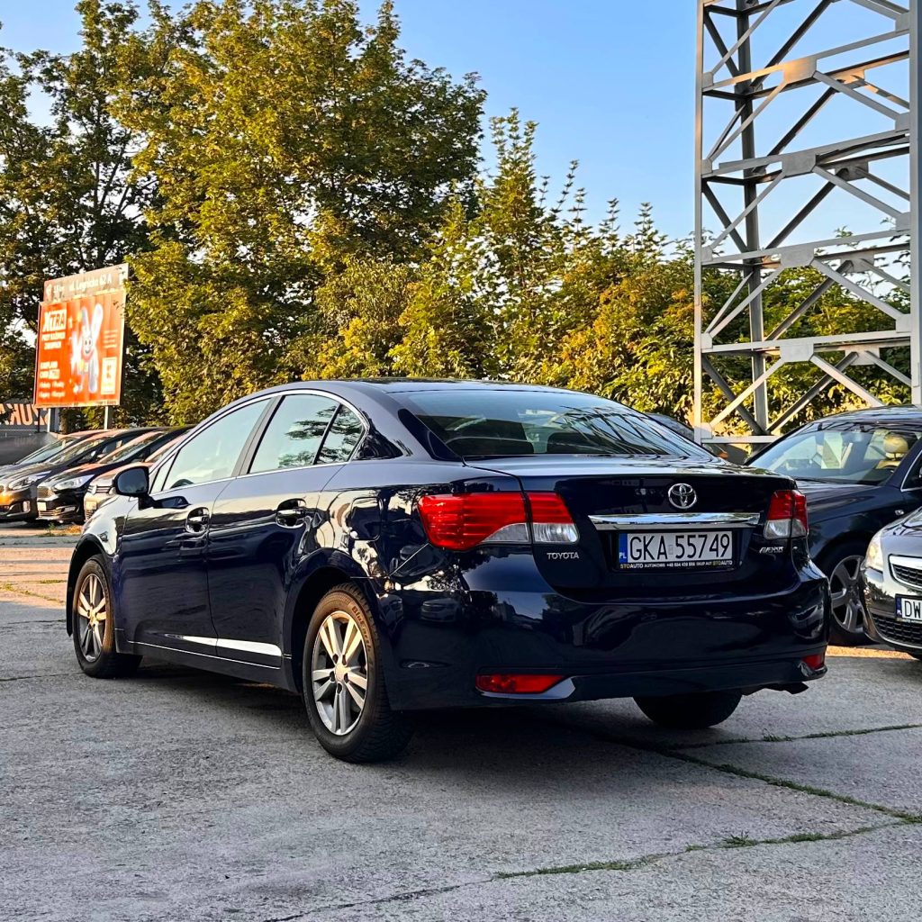 Toyota Avensis T27 Polift