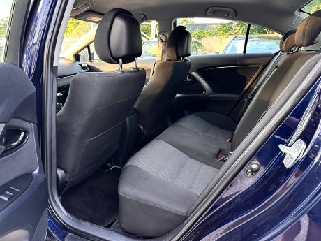Toyota Avensis T27 Polift