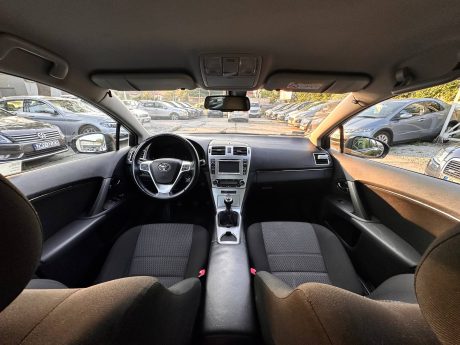 Toyota Avensis T27 Polift