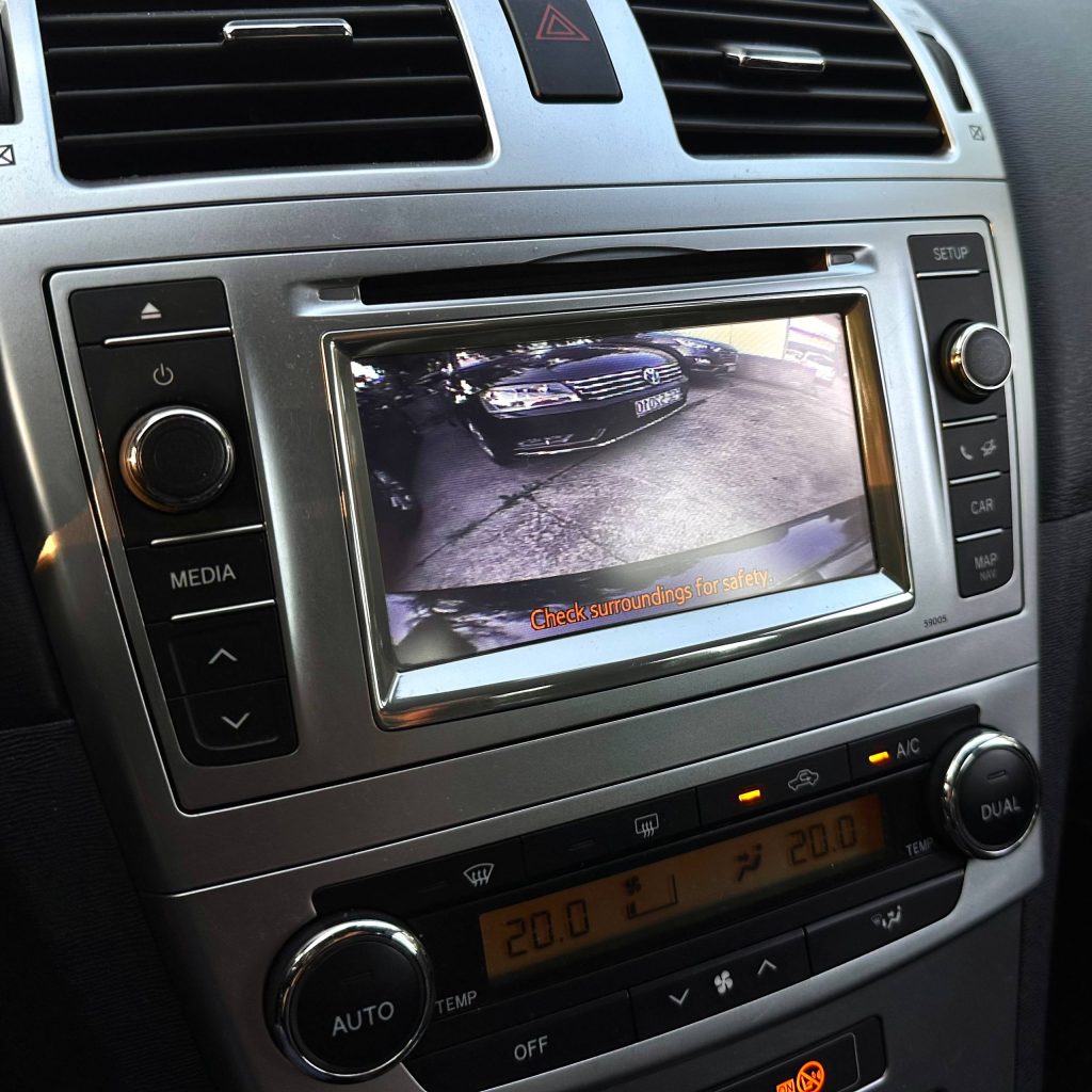 Toyota Avensis T27 Polift