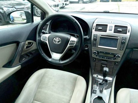 Toyota Avensis T27 Polift