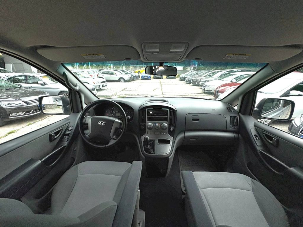 Hyundai H-1 II