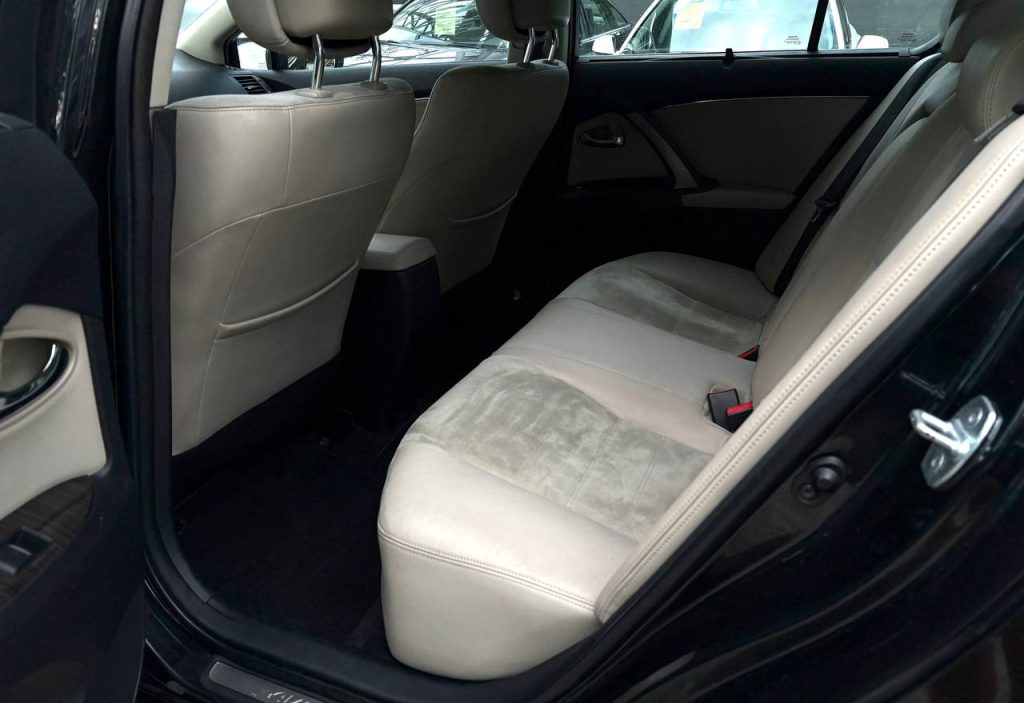 Toyota Avensis T27 Polift