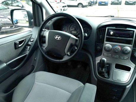 Hyundai H-1 II