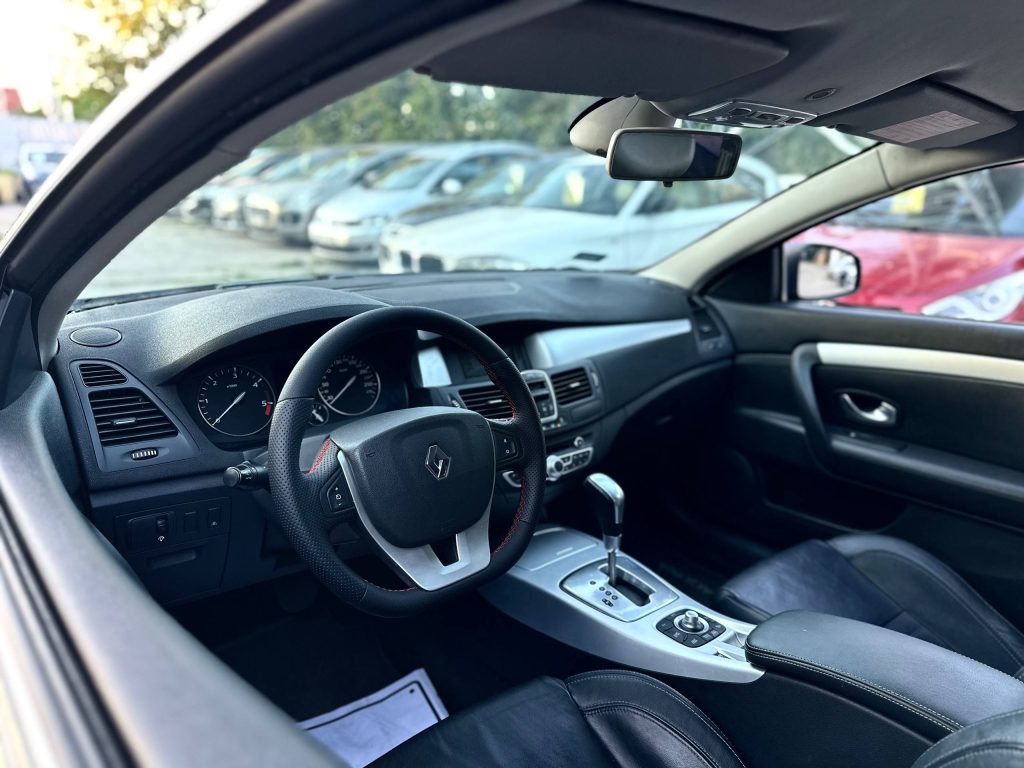 Renault Laguna III Coupe
