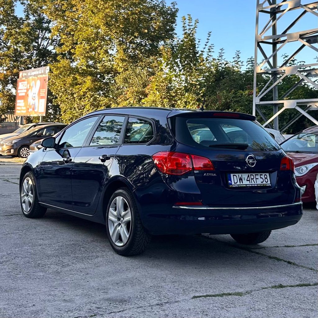 Opel Astra J Sports Tourer