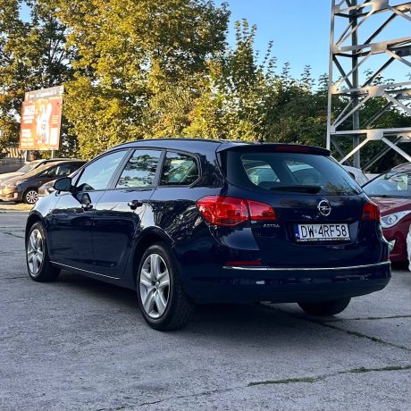 Opel Astra J Sports Tourer