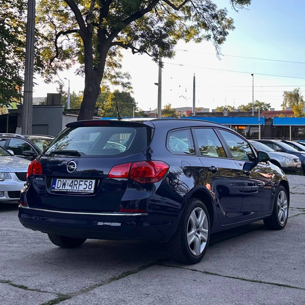 Opel Astra J Sports Tourer