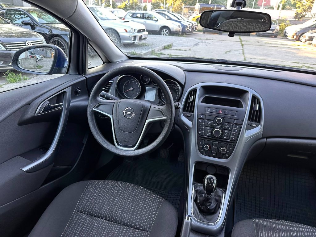 Opel Astra J Sports Tourer