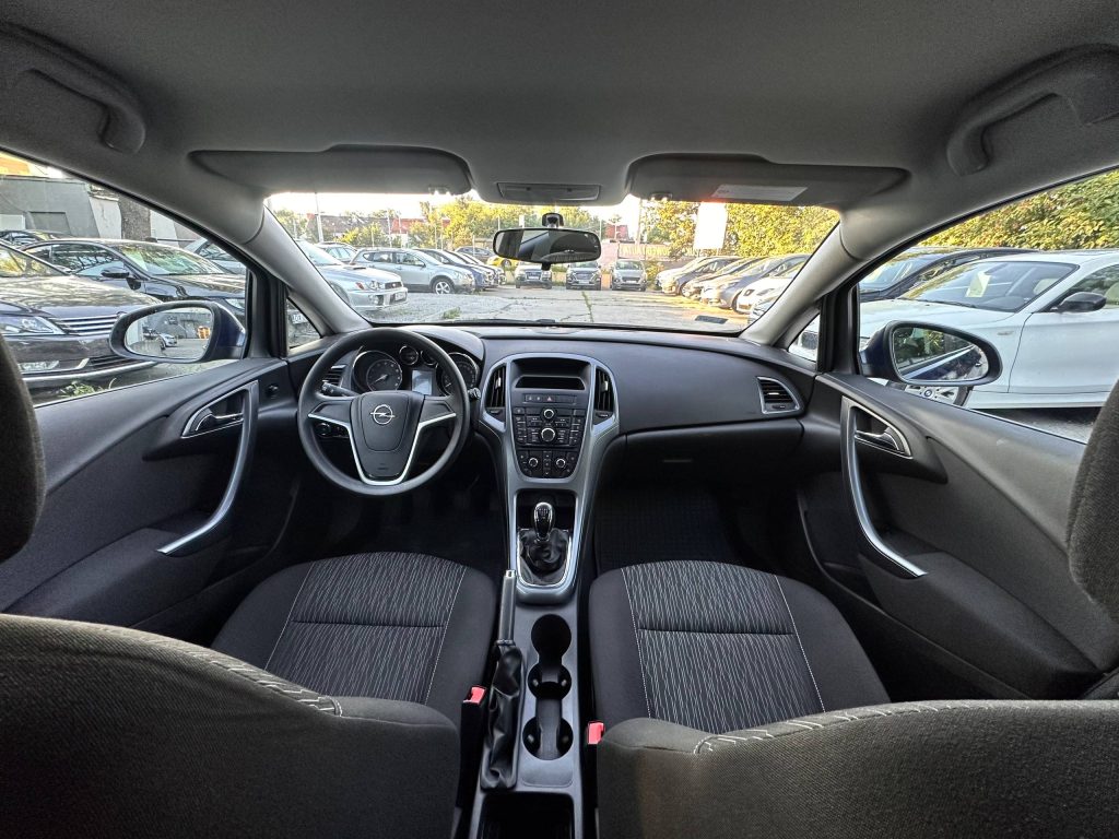 Opel Astra J Sports Tourer