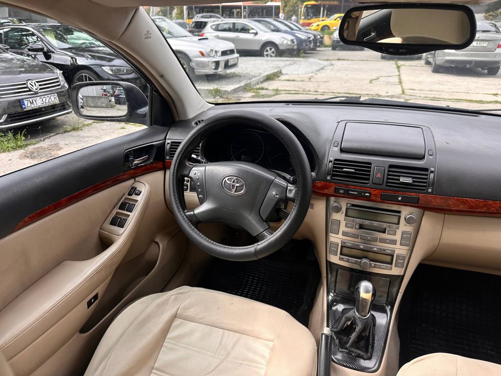 Toyota Avensis T25