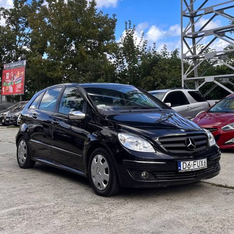 Mercedes-Benz B180