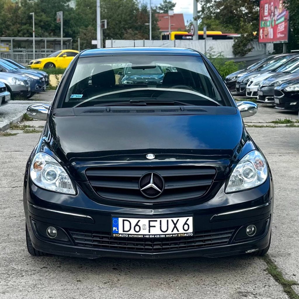 Mercedes-Benz B180