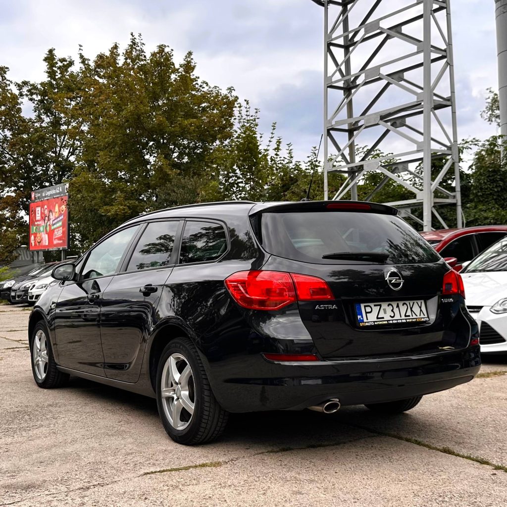 Opel Astra J SportsTourer