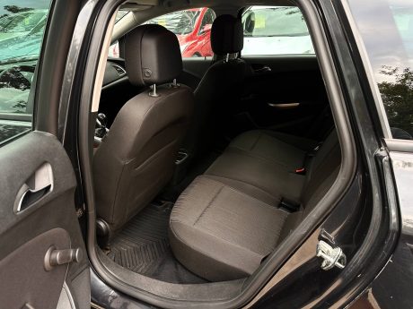 Opel Astra J SportsTourer