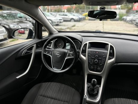 Opel Astra J SportsTourer