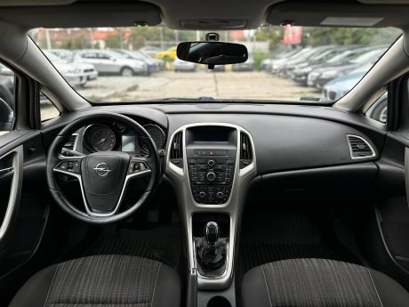 Opel Astra J SportsTourer